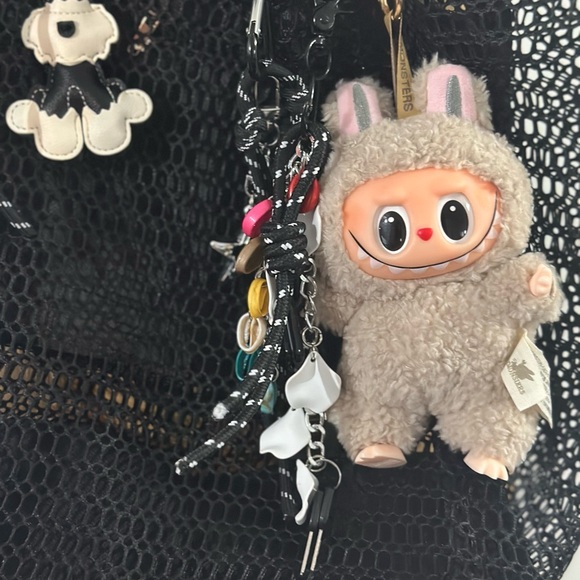 Bag with Adorable Plush - Picture 5 of 9